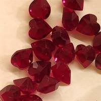 Siam farvede krystal hjerter fra D.S. & Co, Austria.